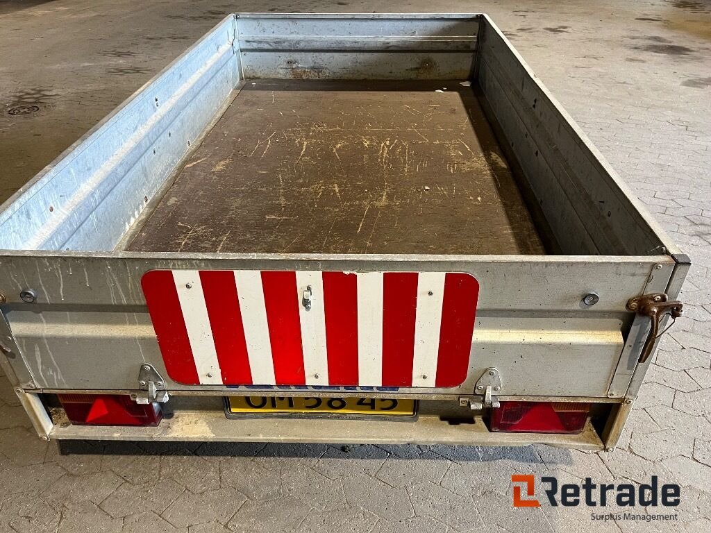 Variant Trailer til bil. - Remolque plataforma/ Caja abierta: foto 4 Variant Trailer til bil. - Remolque plataforma/ Caja abierta: foto 4