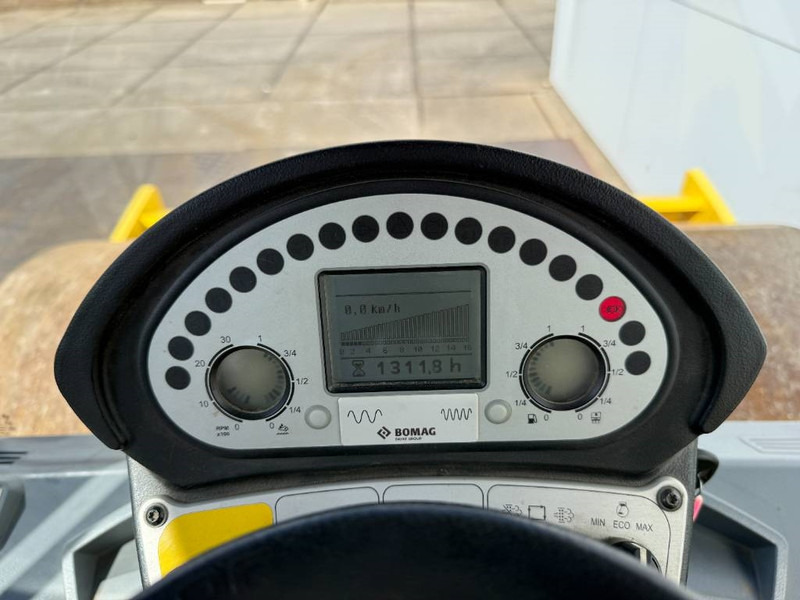 Rodillo Bomag BW211DH-5 - German Machine / Only 1311 Hours!: foto 14