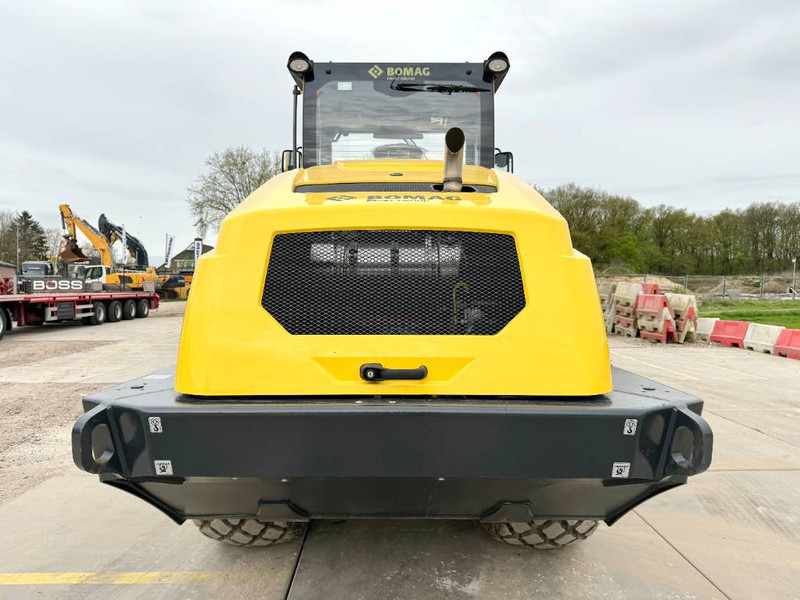 Bomag BW213D-5 - New / Unused / Vibrating Roller - Rodillo: foto 4 Bomag BW213D-5 - New / Unused / Vibrating Roller - Rodillo: foto 4