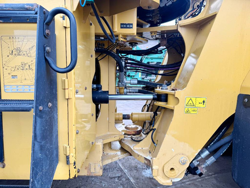 Cargadora de ruedas Cat 982M - Weighing System / Central Greasing: foto 19