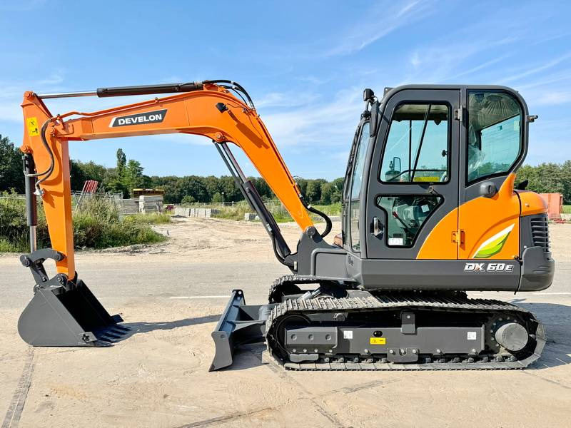 Doosan DX60 E-10N NEW! - Miniexcavadora: foto 1 Doosan DX60 E-10N NEW! - Miniexcavadora: foto 1