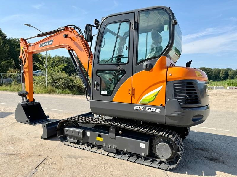 Doosan DX60E-10N NEW! - Miniexcavadora: foto 3 Doosan DX60E-10N NEW! - Miniexcavadora: foto 3