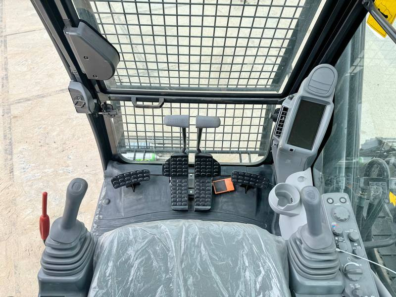 Excavadora de cadenas nuevo Hitachi ZX220LC-5G / 2025 ULTRA MODEL / ISUZU ENGINE: foto 8