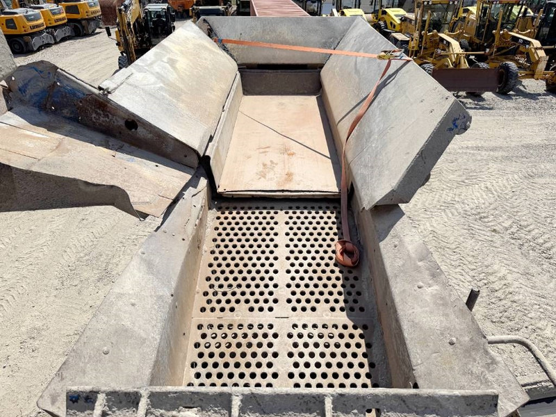 Trituradora móvil Kleemann MR130Z EVO 2 K077 Impact Crusher Return Conveyor +: foto 15