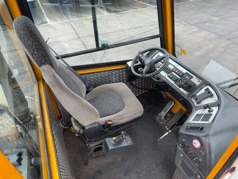 Tractor industrial Terberg YT222 - Dutch truck / Automatic / 55t Payload: foto 6 Tractor industrial Terberg YT222 - Dutch truck / Automatic / 55t Payload: foto 6