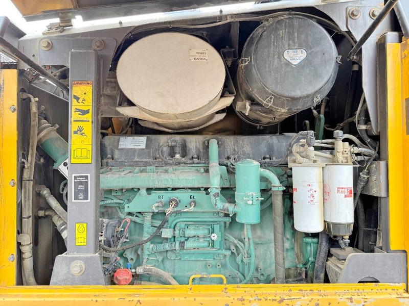 Grader Volvo G970 - 5.5 Meter Blade / EPA Certified: foto 16