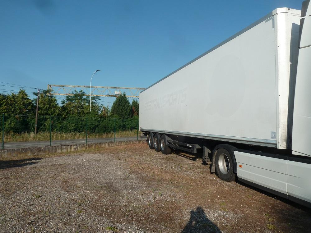 Kögel - Semirremolque caja cerrada: foto 1 Kögel - Semirremolque caja cerrada: foto 1