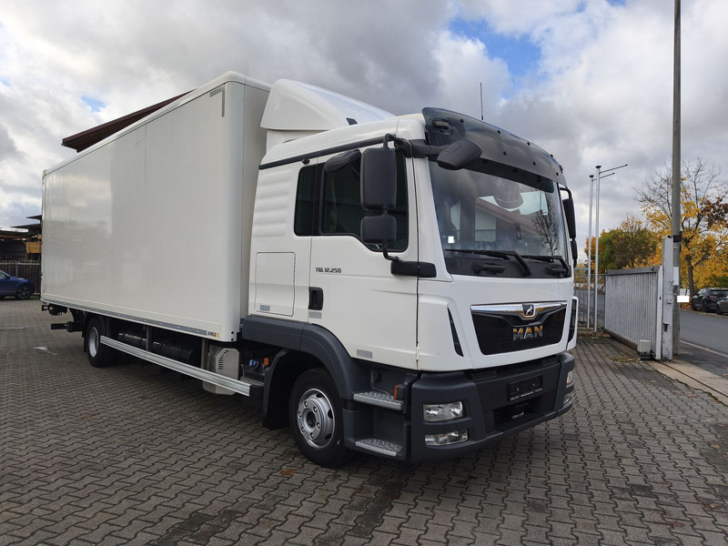 MAN TGL 12.250 Koffer 4x2 Euro 6 LBW AHK (41) - Camión caja cerrada: foto 2 MAN TGL 12.250 Koffer 4x2 Euro 6 LBW AHK (41) - Camión caja cerrada: foto 2