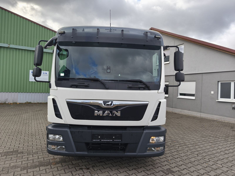 MAN TGL 12.250 Koffer 4x2 Euro 6 LBW AHK (41) - Camión caja cerrada: foto 3 MAN TGL 12.250 Koffer 4x2 Euro 6 LBW AHK (41) - Camión caja cerrada: foto 3