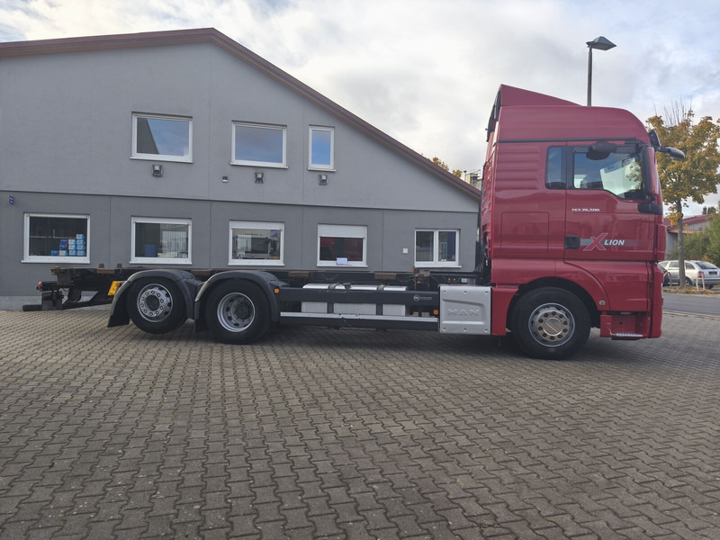 MAN TGX 26.500 BDF 6x2 Euro 6 Retarder Standard Lift+Lenk Euro 6 (29 - Camión chasis: foto 4 MAN TGX 26.500 BDF 6x2 Euro 6 Retarder Standard Lift+Lenk Euro 6 (29 - Camión chasis: foto 4