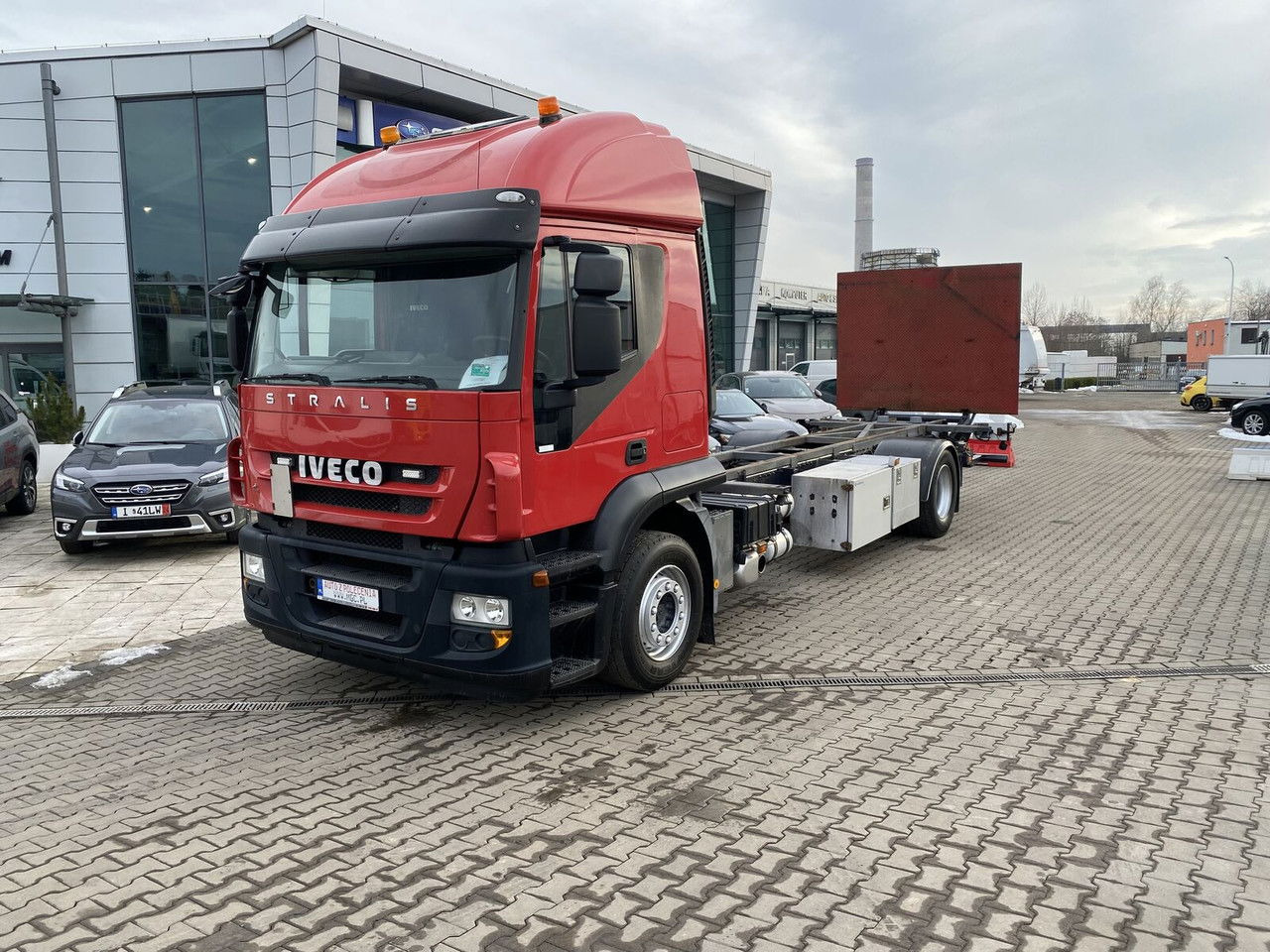 IVECO Stralis 360 AT 190 / Euro 5 / NEW Service / Long Frame - Camión chasis: foto 1 IVECO Stralis 360 AT 190 / Euro 5 / NEW Service / Long Frame - Camión chasis: foto 1