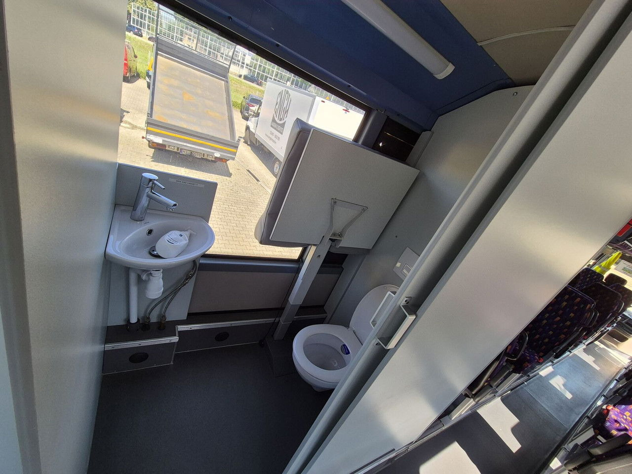 Leasing de Irisbus 330 KM / Automat / 24 + 1 Seats / Like Camper / SO LAR Panels  Irisbus 330 KM / Automat / 24 + 1 Seats / Like Camper / SO LAR Panels: foto 15