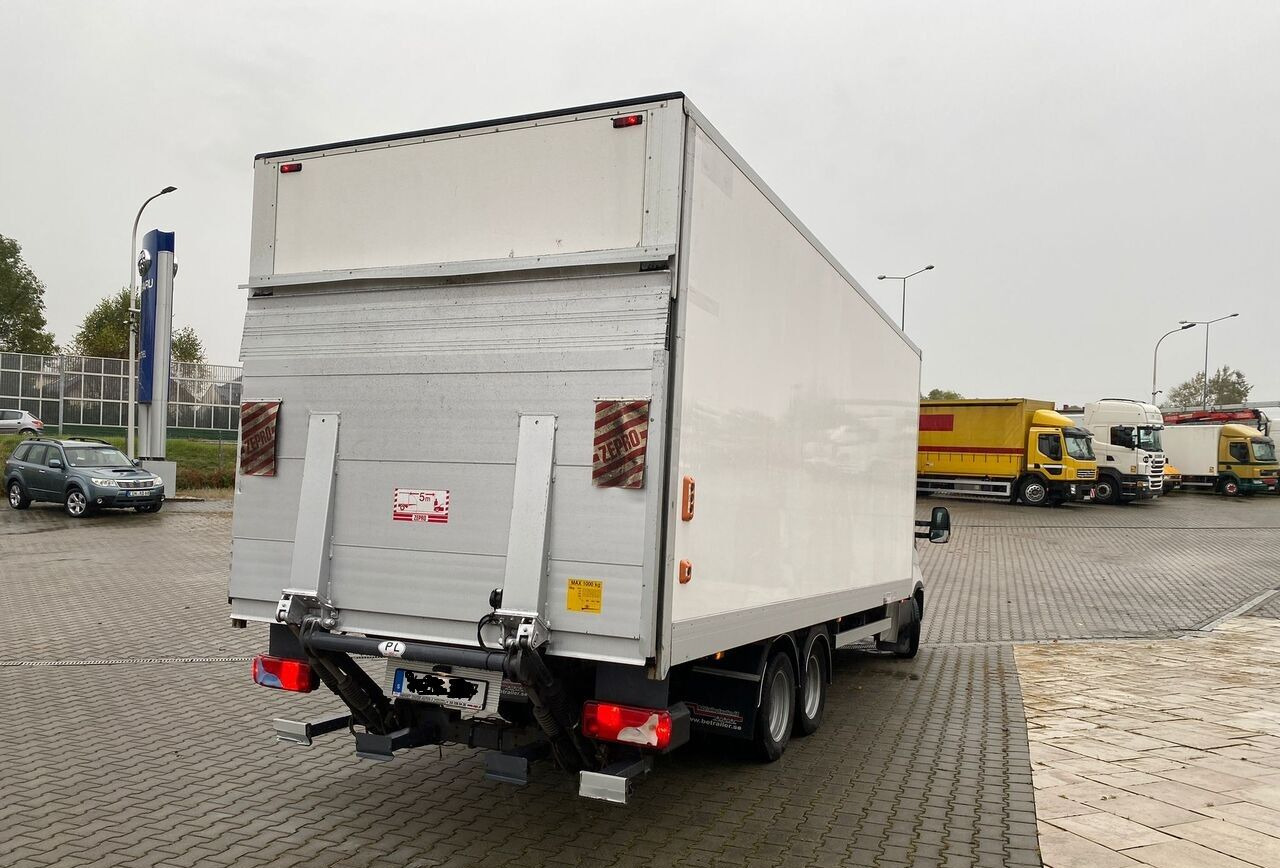 Iveco Daily 35C18 35C180 / Container / Veldhuizen Trailer / 3 Axes / KAT. B+ - Camión caja cerrada: foto 5 Iveco Daily 35C18 35C180 / Container / Veldhuizen Trailer / 3 Axes / KAT. B+ - Camión caja cerrada: foto 5