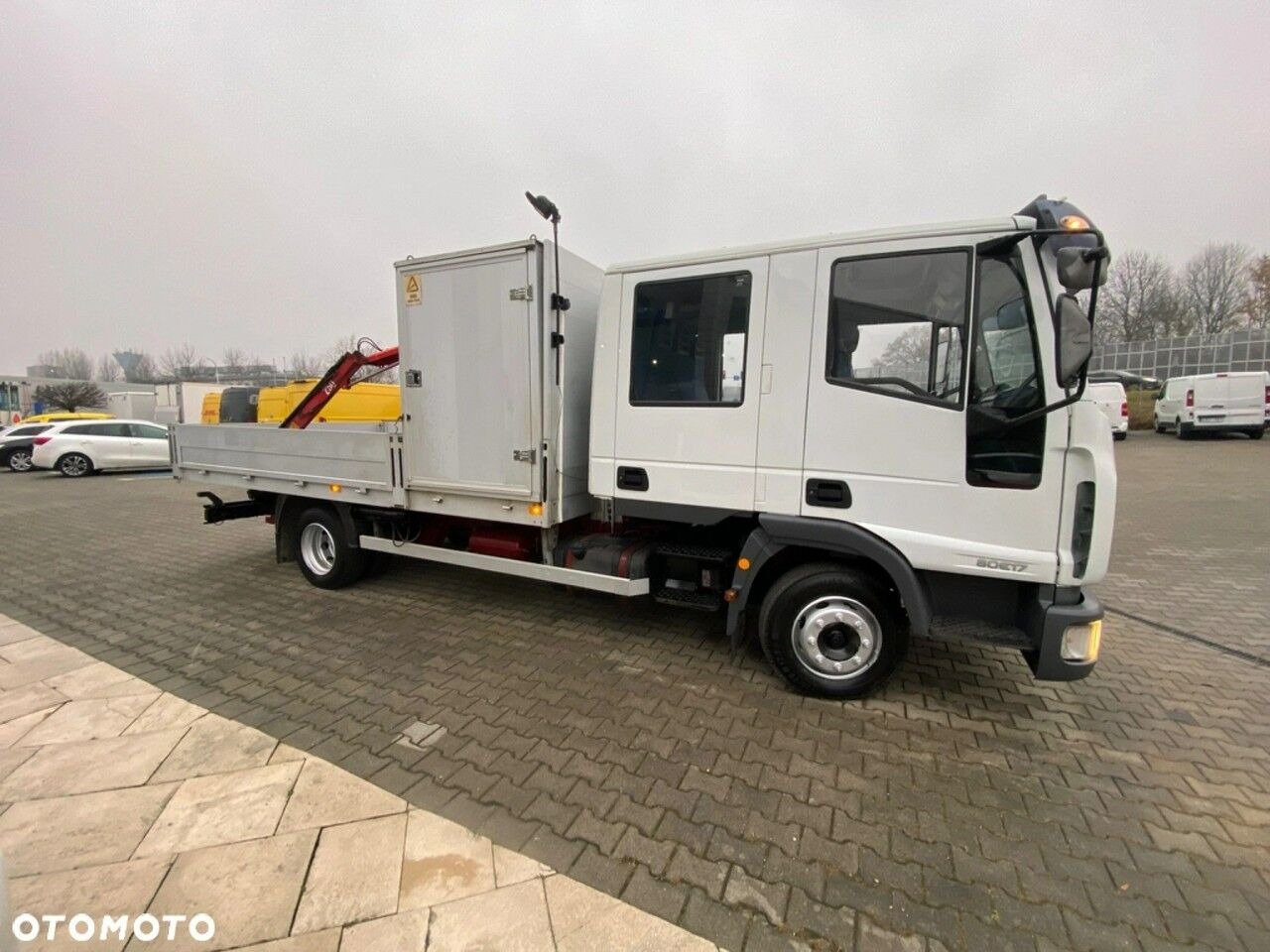Iveco Eurocargo ML80E17 / HDS HMF / 1 Owner / Doka Iveco Eurocargo ML80E17 / HDS HMF / 1 Owner / Doka - Camión caja abierta, Camión grúa: foto 3 Iveco Eurocargo ML80E17 / HDS HMF / 1 Owner / Doka Iveco Eurocargo ML80E17 / HDS HMF / 1 Owner / Doka - Camión caja abierta, Camión grúa: foto 3