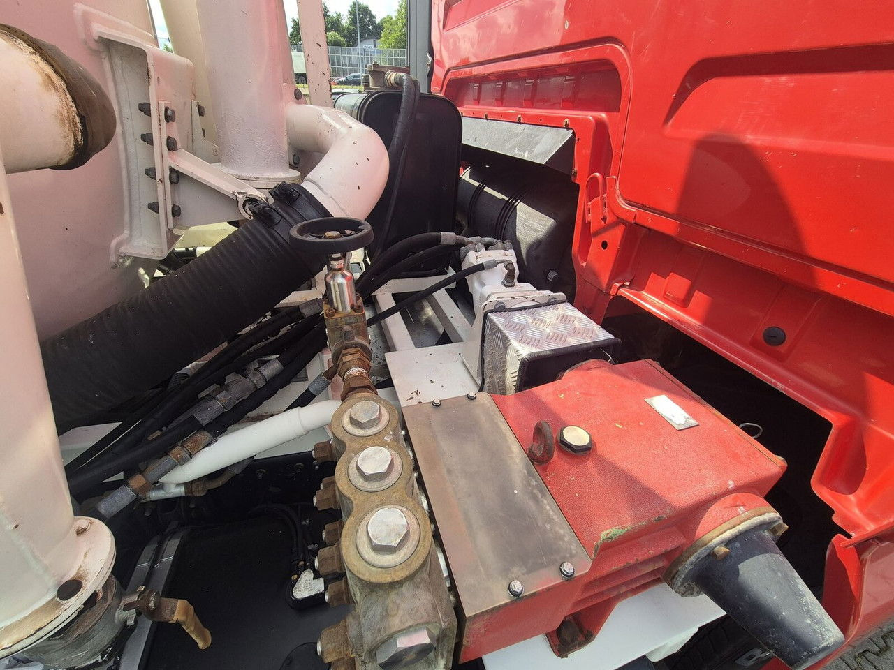 Leasing de MAN TGA 26.400 ADR / Jurop / 6X4 / 12m3+1m3 / 1 Owner  MAN TGA 26.400 ADR / Jurop / 6X4 / 12m3+1m3 / 1 Owner: foto 27