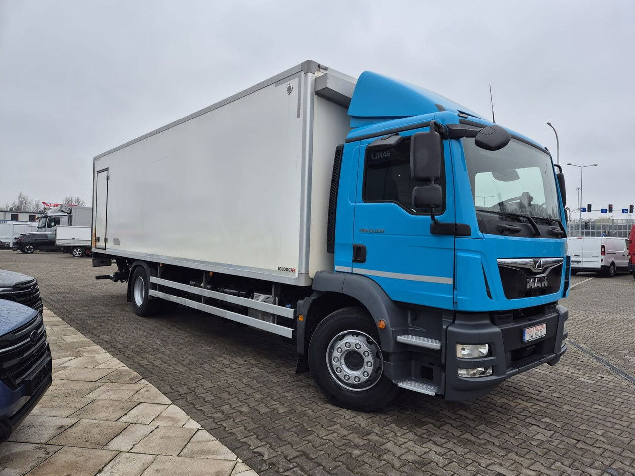 MAN TGM 15.250 /Technical warranty in All Europe /1 Owner/ Service - Camión caja cerrada: foto 2 MAN TGM 15.250 /Technical warranty in All Europe /1 Owner/ Service - Camión caja cerrada: foto 2