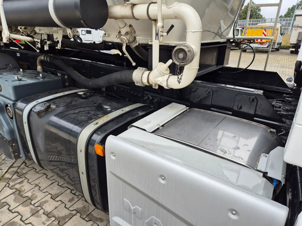 Camión cisterna MAN TGS 26.480 Spritzer SILO: foto 26