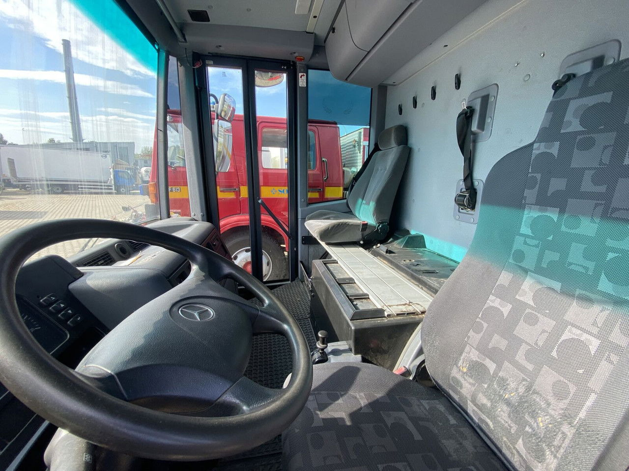 Camión chasis Mercedes-Benz Eqonic 2628 - 1 Owner - Euro6 - LOW KM: foto 19 Camión chasis Mercedes-Benz Eqonic 2628 - 1 Owner - Euro6 - LOW KM: foto 19