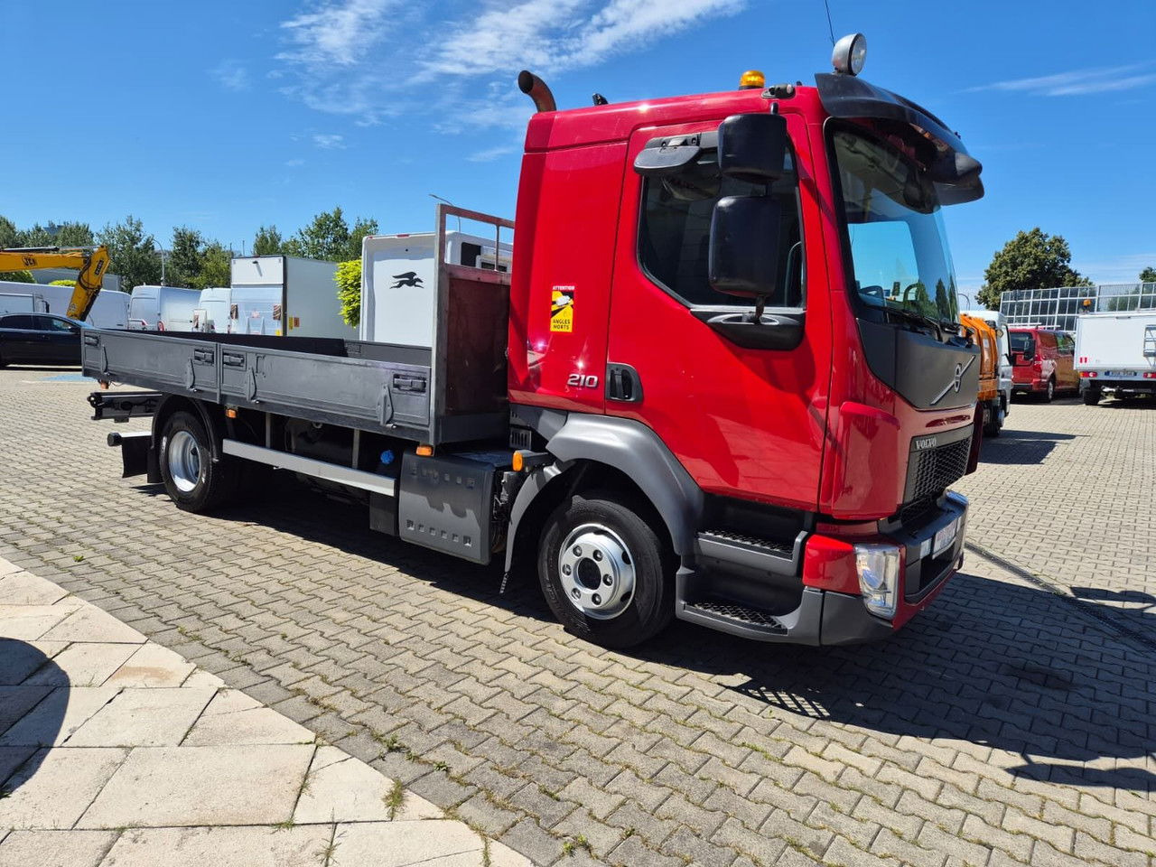 Volvo FL 210 1 Owner / LOW KM / Fassi - Camión caja abierta, Camión grúa: foto 5 Volvo FL 210 1 Owner / LOW KM / Fassi - Camión caja abierta, Camión grúa: foto 5
