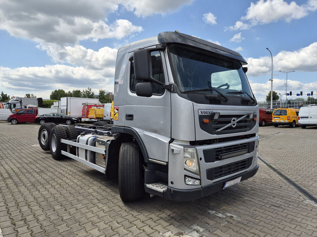 Volvo FM 420 Frame / LOW Price / Good Condition - Camión chasis: foto 5 Volvo FM 420 Frame / LOW Price / Good Condition - Camión chasis: foto 5