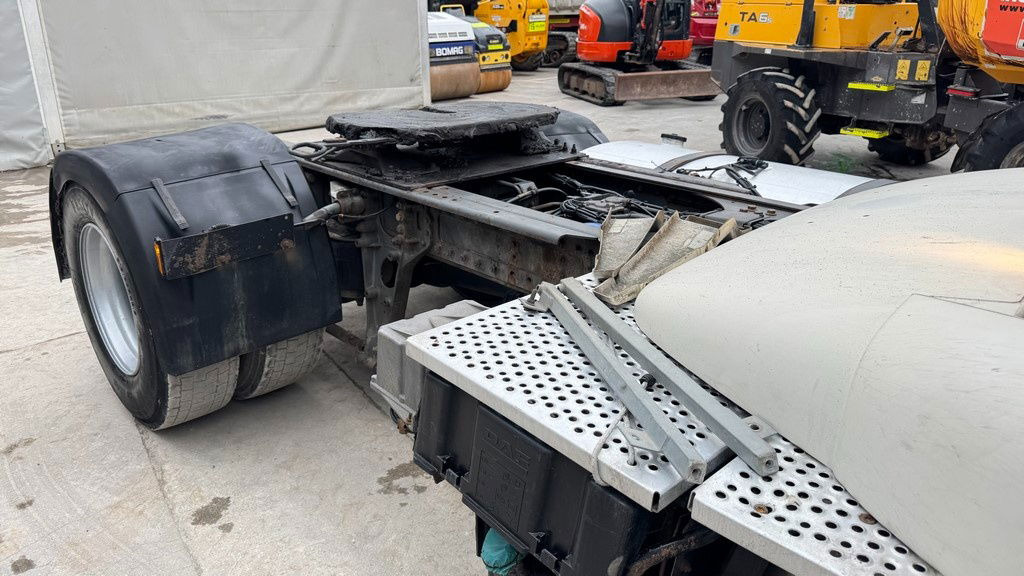 DAF FT CF 85.460 FT 4x2 euro 4 - tractor unit - Cabeza tractora: foto 4 DAF FT CF 85.460 FT 4x2 euro 4 - tractor unit - Cabeza tractora: foto 4