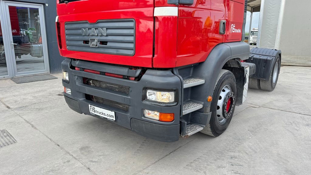 MAN TGA 18.413 4X2 tractor unit - Cabeza tractora: foto 2 MAN TGA 18.413 4X2 tractor unit - Cabeza tractora: foto 2