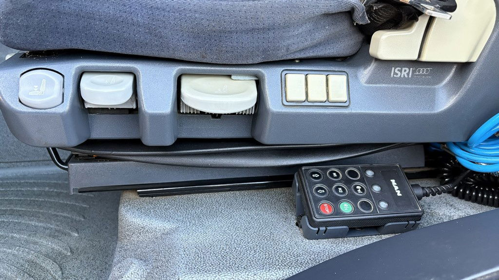 Cabeza tractora MAN TGA 18.430 4x2 tractor unit - new tyres: foto 15