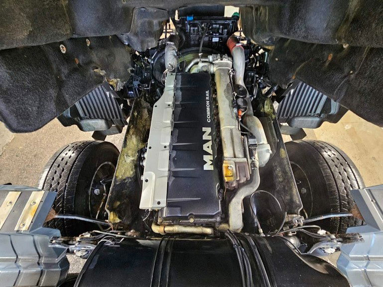 Cabeza tractora MAN TGA 18.430 4x2 tractor unit - new tyres: foto 12
