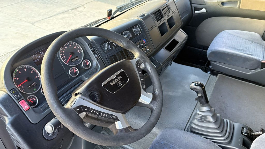 Cabeza tractora MAN TGA 18.430 4x2 tractor unit - new tyres: foto 16