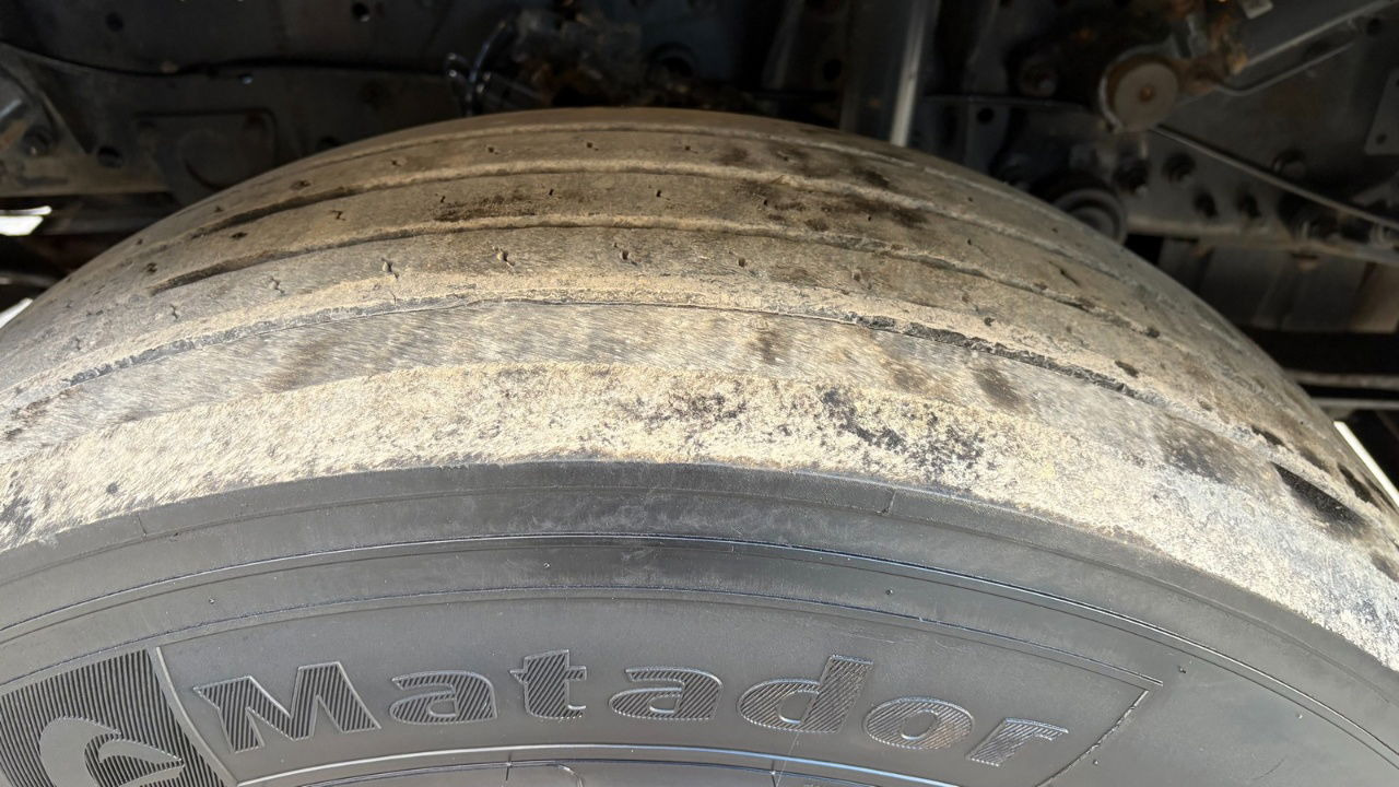 Mercedes-Benz Actros 1846 4x2 tractor unit - retarder - Cabeza tractora: foto 5 Mercedes-Benz Actros 1846 4x2 tractor unit - retarder - Cabeza tractora: foto 5