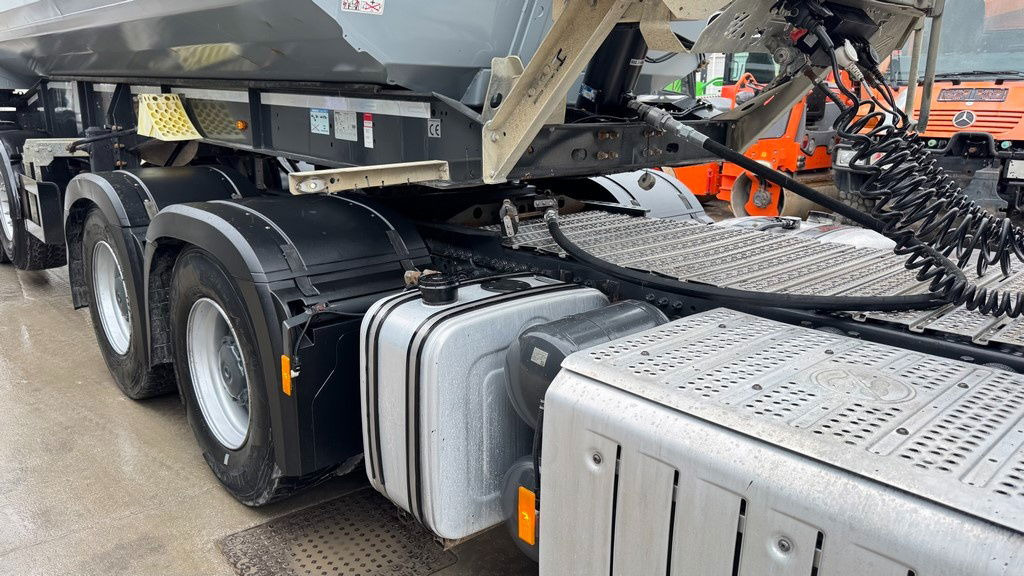 Mercedes-Benz Arocs 2651 6X4 tipp. hydr. - turbo retarder - Cabeza tractora: foto 4 Mercedes-Benz Arocs 2651 6X4 tipp. hydr. - turbo retarder - Cabeza tractora: foto 4