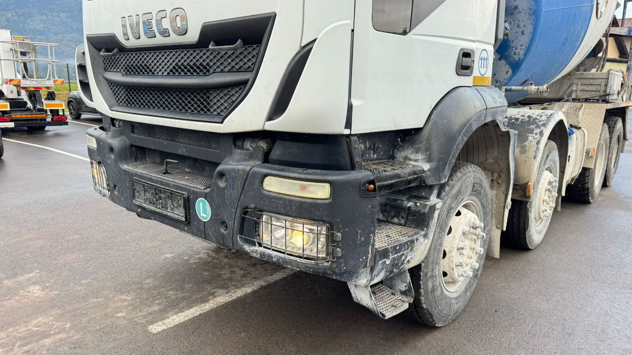 Iveco Trakker AD340TB45 8x4 mixer 10m3 - Camión hormigonera: foto 2 Iveco Trakker AD340TB45 8x4 mixer 10m3 - Camión hormigonera: foto 2