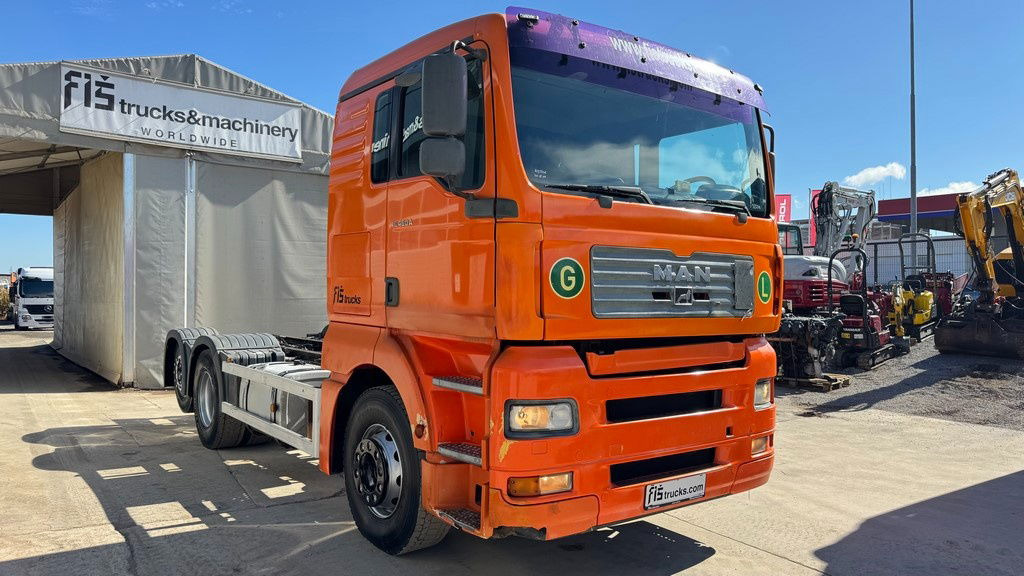 MAN TGA 26.460 6X2 chassis - lifitng axle - Camión chasis: foto 3 MAN TGA 26.460 6X2 chassis - lifitng axle - Camión chasis: foto 3