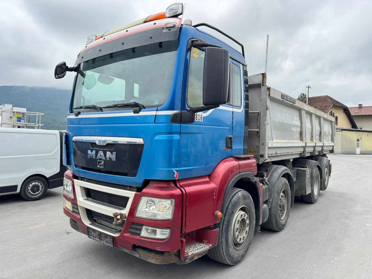 MAN TGS 35.480 8x4 HL-6 bordmatic tipper - euro 5 - Camión volquete: foto 1 MAN TGS 35.480 8x4 HL-6 bordmatic tipper - euro 5 - Camión volquete: foto 1