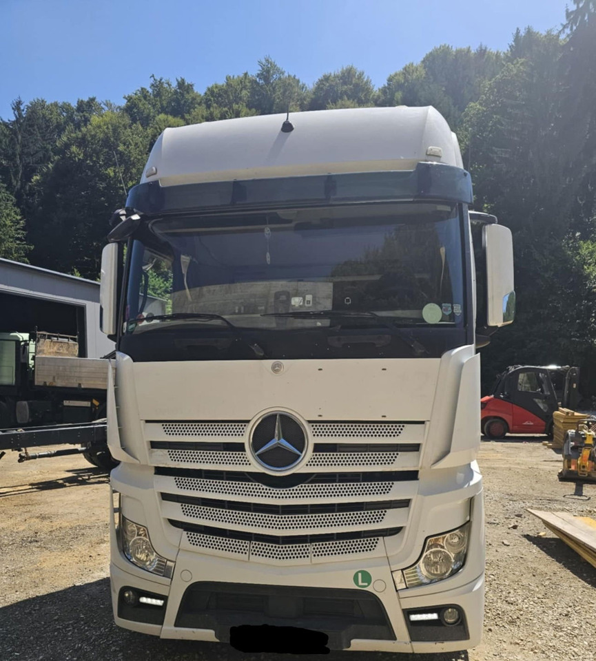 Mercedes-Benz Actros 2545 6x2 transporter - steering axle - 7.8M - Camión portavehículos: foto 2 Mercedes-Benz Actros 2545 6x2 transporter - steering axle - 7.8M - Camión portavehículos: foto 2