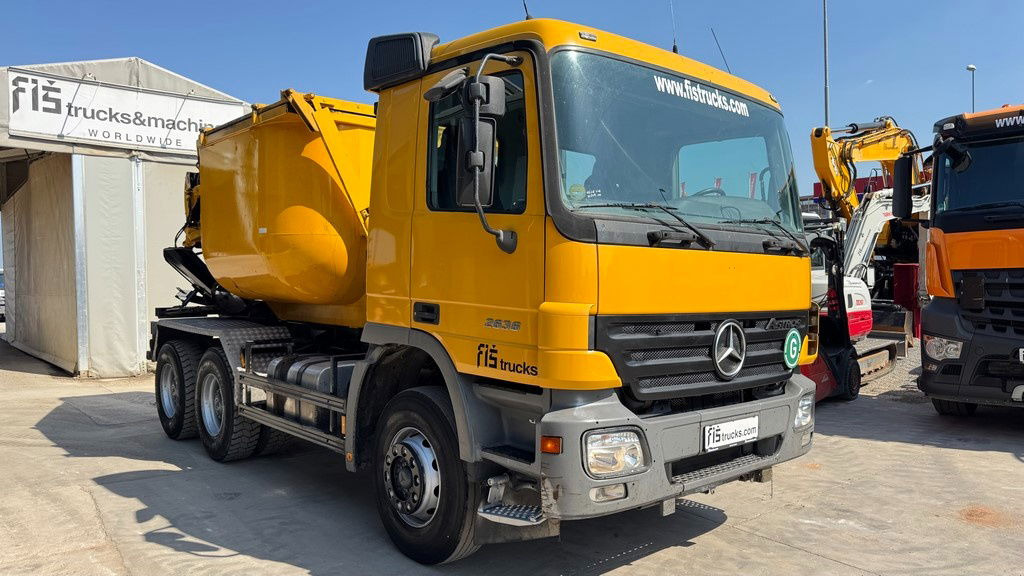 Mercedes-Benz Actros 2636 K 6x4 mulda tipper - full spring - Camión volquete: foto 3 Mercedes-Benz Actros 2636 K 6x4 mulda tipper - full spring - Camión volquete: foto 3