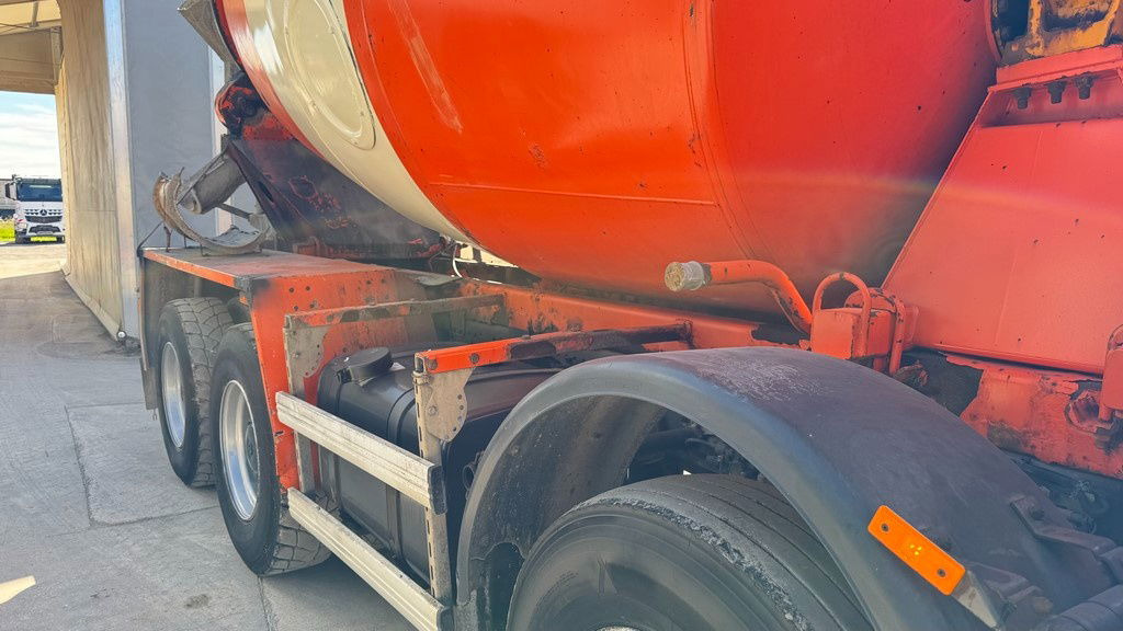 Mercedes-Benz Actros 3241 8x4 mixer 9m3 - Camión hormigonera: foto 4 Mercedes-Benz Actros 3241 8x4 mixer 9m3 - Camión hormigonera: foto 4