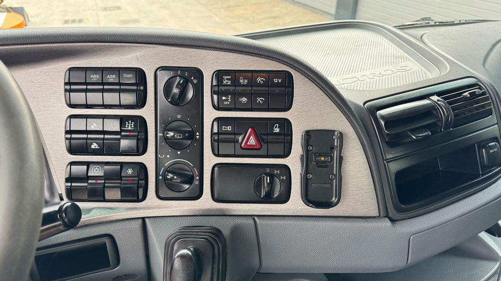 Camión volquete Mercedes-Benz Actros 3246 8X4 mulda tipper - retarder - hydr. back door: foto 30