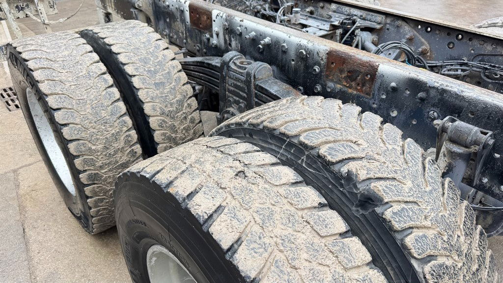 Camión chasis Mercedes-Benz Actros 3331 B 6x4 chassis - big axle: foto 9