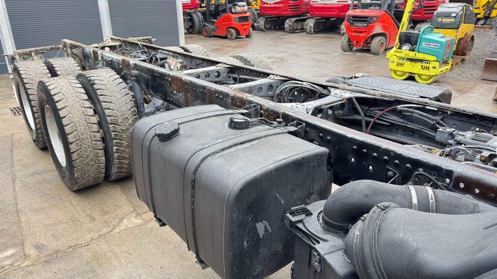 Mercedes-Benz Actros 3331 B 6x4 chassis - big axle - Camión chasis: foto 3 Mercedes-Benz Actros 3331 B 6x4 chassis - big axle - Camión chasis: foto 3
