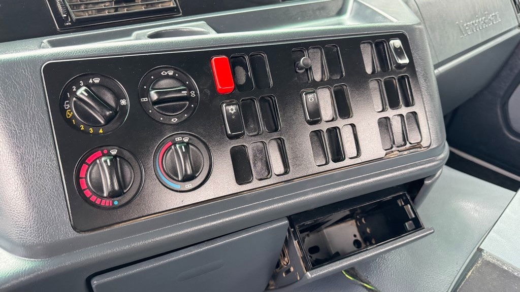 Camión chasis Mercedes-Benz Actros 3331 B 6x4 chassis - big axle: foto 29