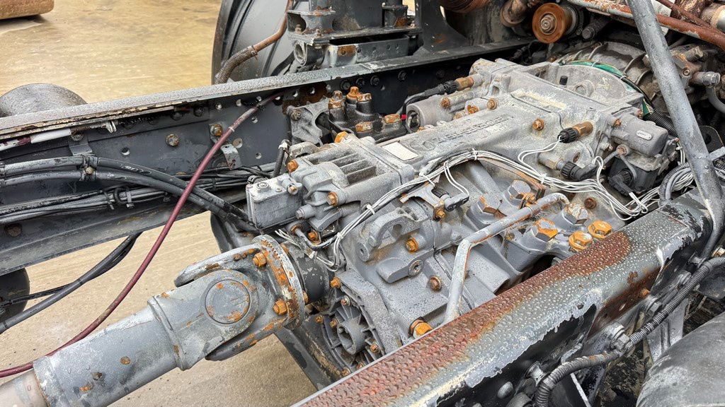 Camión chasis Mercedes-Benz Actros 3331 B 6x4 chassis - big axle: foto 14