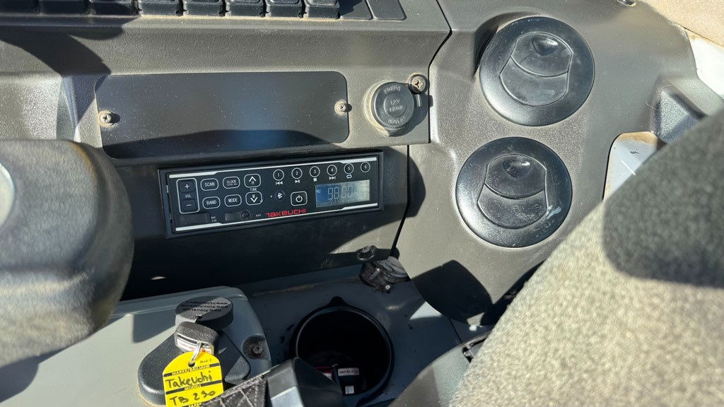 Miniexcavadora Takeuchi TB230 - 2019 Year - 2435 Hours - 2X Buckets - NEW Tracks: foto 17