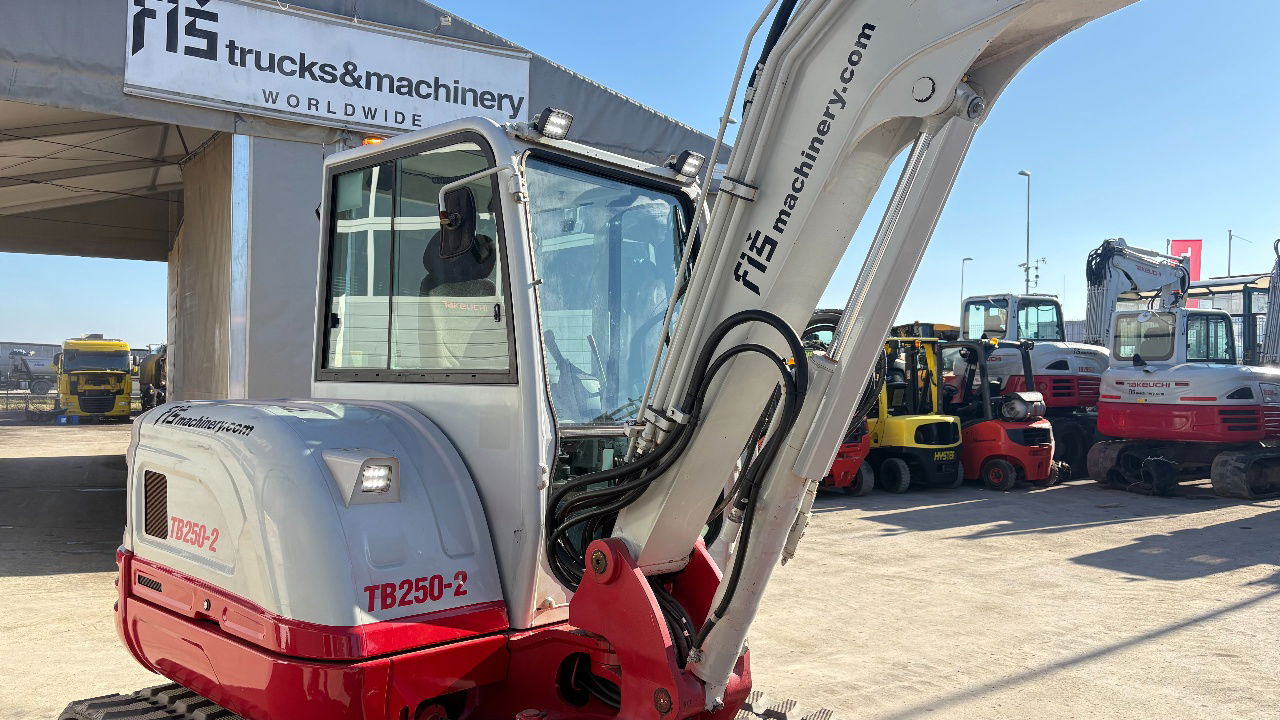 Takeuchi TB250-2 - 2021 Year - 1825 Hours - Powertilt -3X Buckets - Miniexcavadora: foto 5 Takeuchi TB250-2 - 2021 Year - 1825 Hours - Powertilt -3X Buckets - Miniexcavadora: foto 5