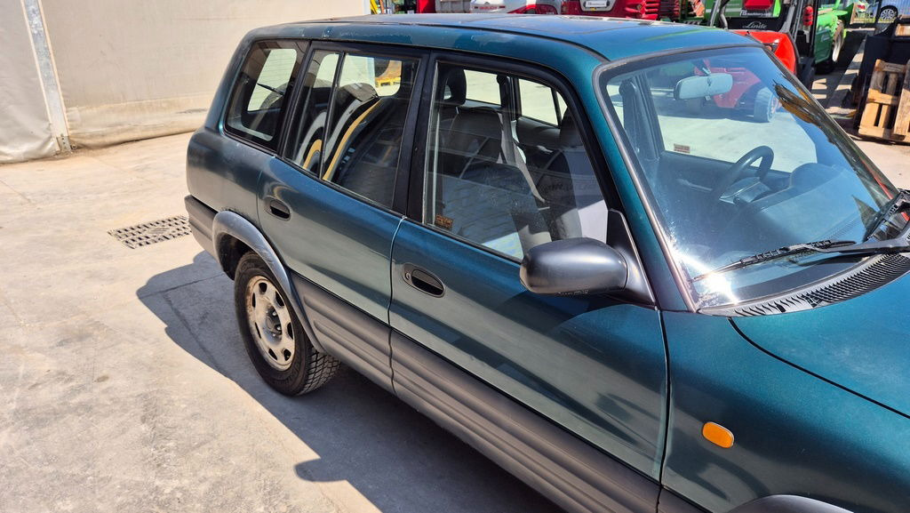 Toyota RAV4 2.0 - Petrol - Automatic - SUV/ Todoterreno: foto 5 Toyota RAV4 2.0 - Petrol - Automatic - SUV/ Todoterreno: foto 5