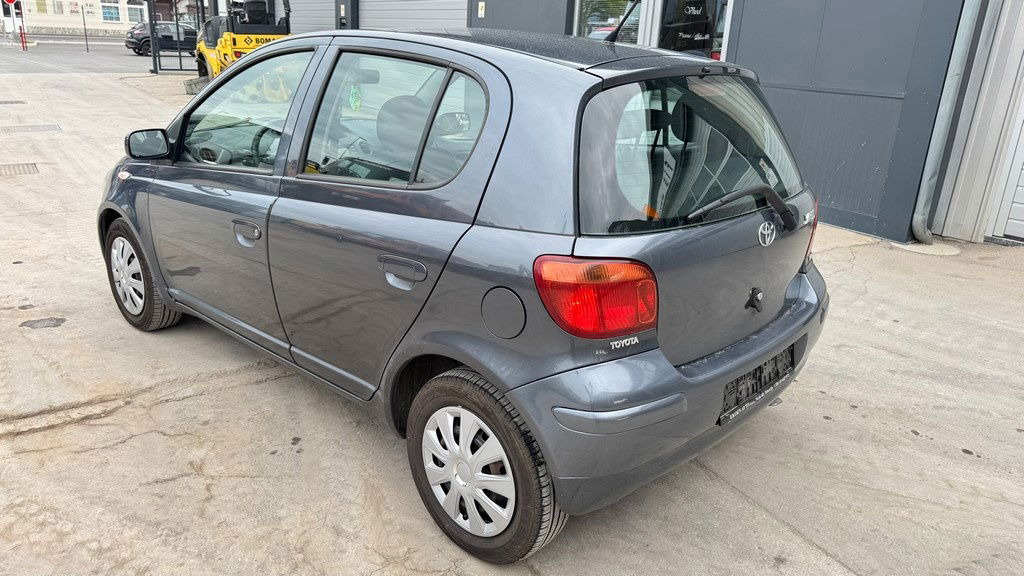 Toyota Yaris 1.3 - Petrol - 5 Doors - AC - Coche: foto 4 Toyota Yaris 1.3 - Petrol - 5 Doors - AC - Coche: foto 4