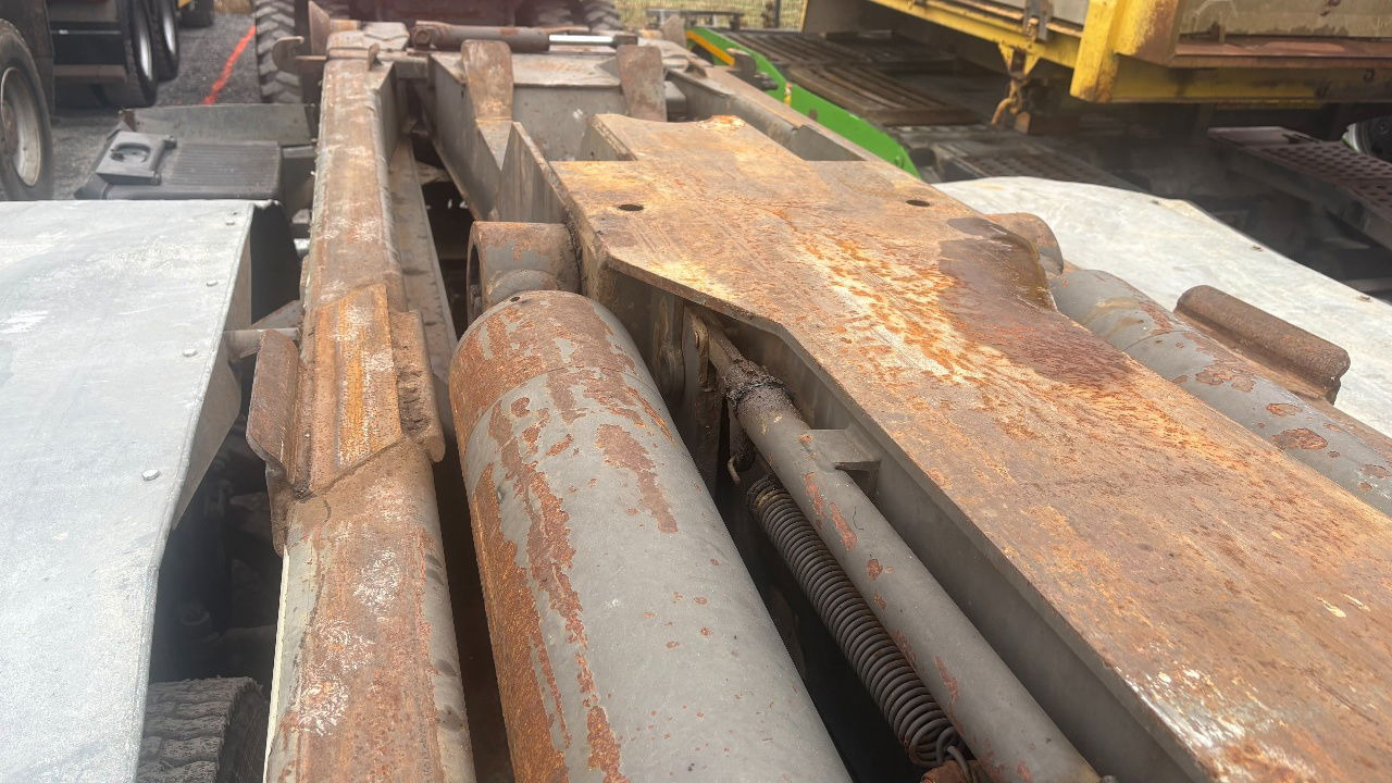 Volvo FH 12 460ER abroll with crane - crane LIV - scissors - perfect - Camión portacontenedore/ Intercambiable: foto 3 Volvo FH 12 460ER abroll with crane - crane LIV - scissors - perfect - Camión portacontenedore/ Intercambiable: foto 3