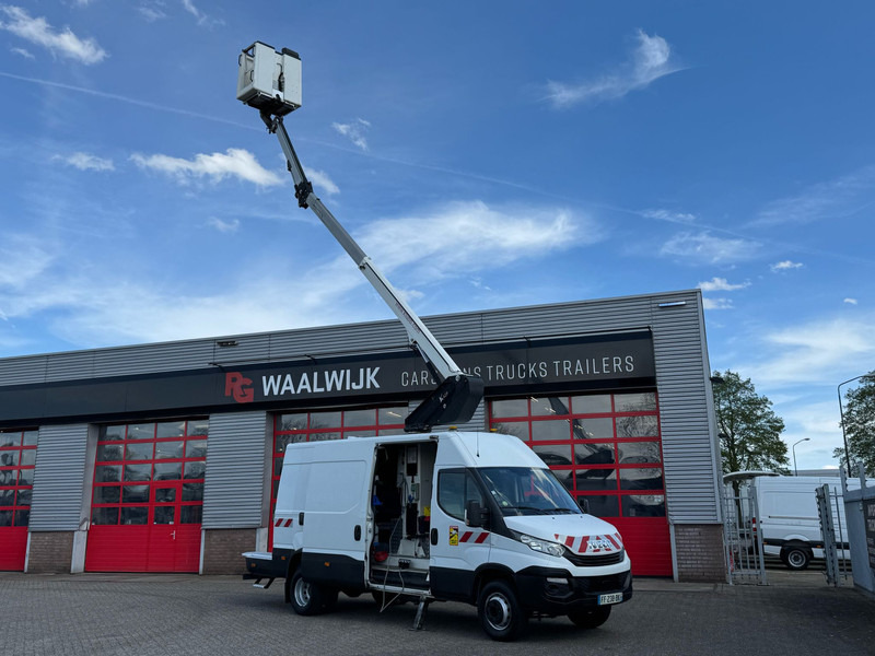 Iveco 70C15H 2 persoonslift, Electric/Hydraulic lift K 42 Hybrid - Camión: foto 4 Iveco 70C15H 2 persoonslift, Electric/Hydraulic lift K 42 Hybrid - Camión: foto 4