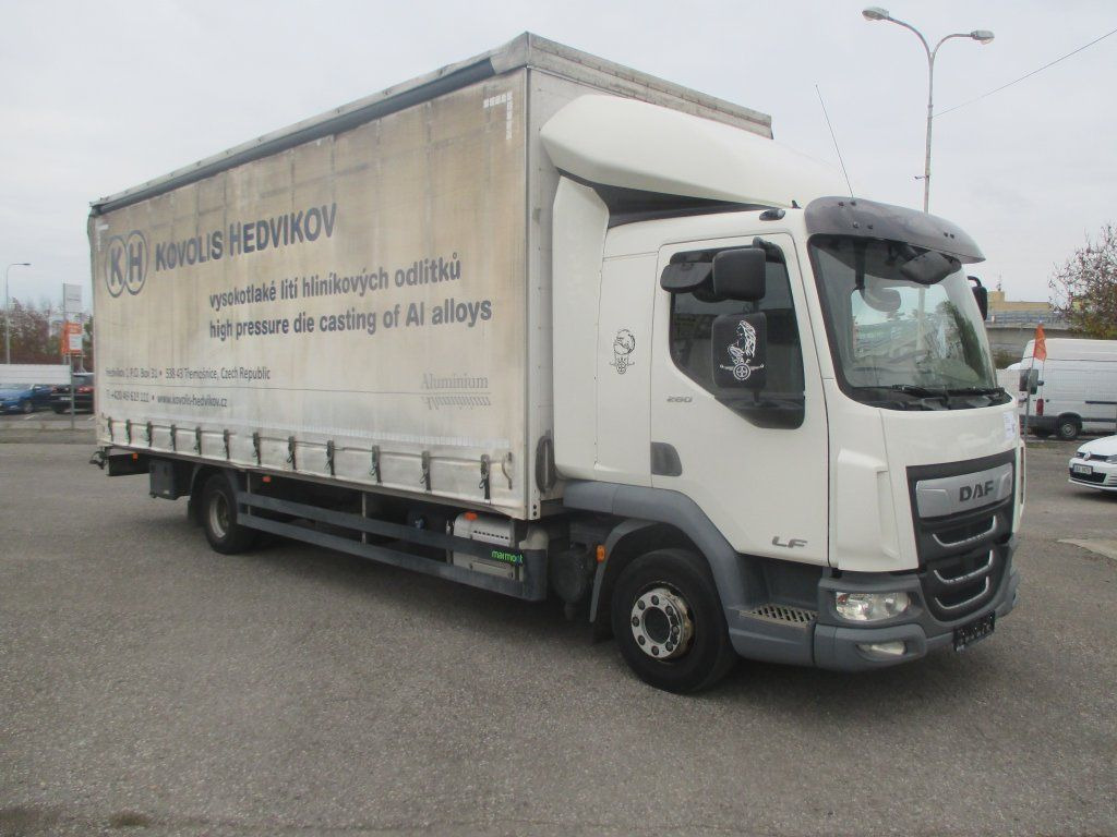 DAF LF 12.260 - Camión lona: foto 2 DAF LF 12.260 - Camión lona: foto 2