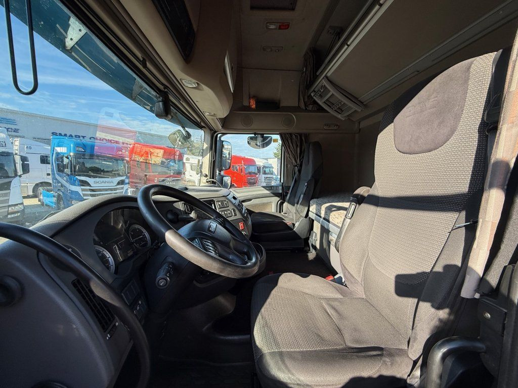 Camión lona DAF XF440 EURO 6 6x2: foto 12